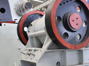 أسباب وحلول انحناء العمود اللامركزي لكسارة الفك