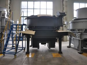 خط إنتاج سحق معدات صنع رمل الحصى النهري