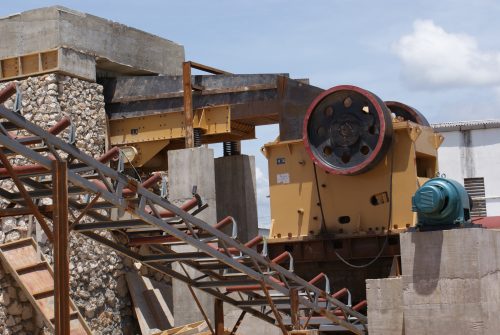 ما هي أنواع المعدات اللازمة لخط إنتاج الرمل والحصى؟